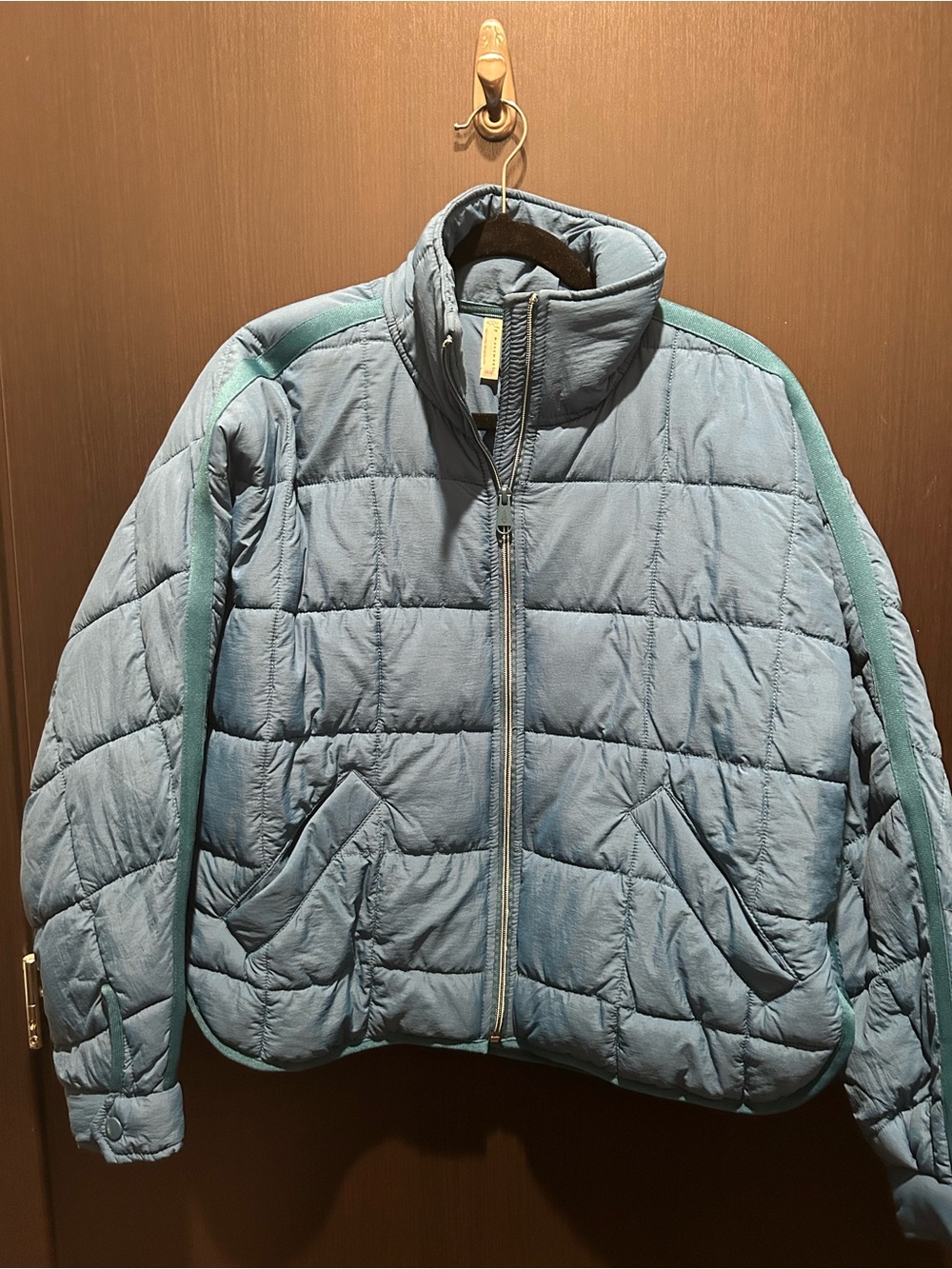 LIKE NEW FREE PEOPLE PIPPA PACKABLE PUFFER IN COASTLINE